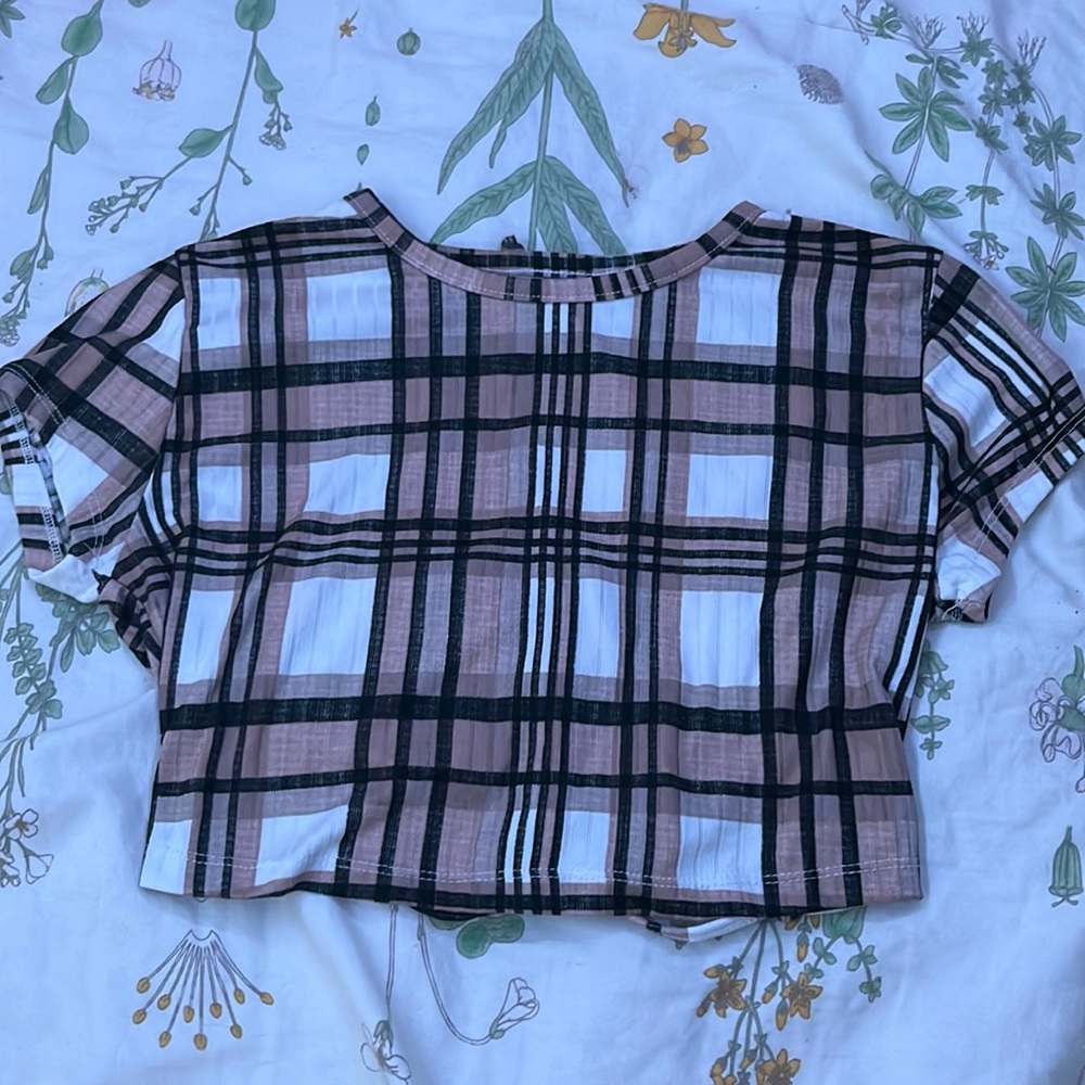 Rue 21 patterned crop, open back